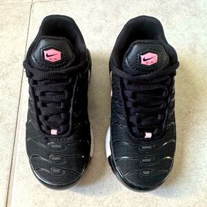Little girls Nike Air Trainers. Size 13